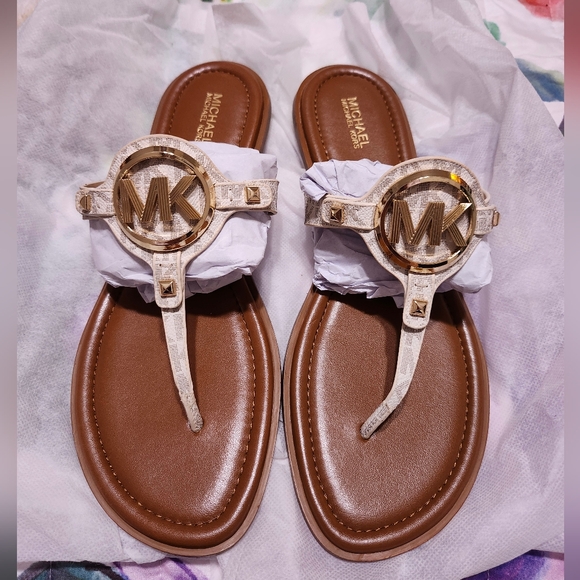 Michael Kors Sandals - Picture 1 of 3
